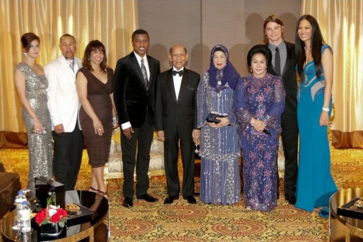Loyalties elsewhere? Tim's celebrity fashion model wife Kimora hangs out with her 'dear friend' Rosmah Mansor